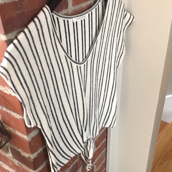Boxy style tie front tee. - Picture 2 of 6